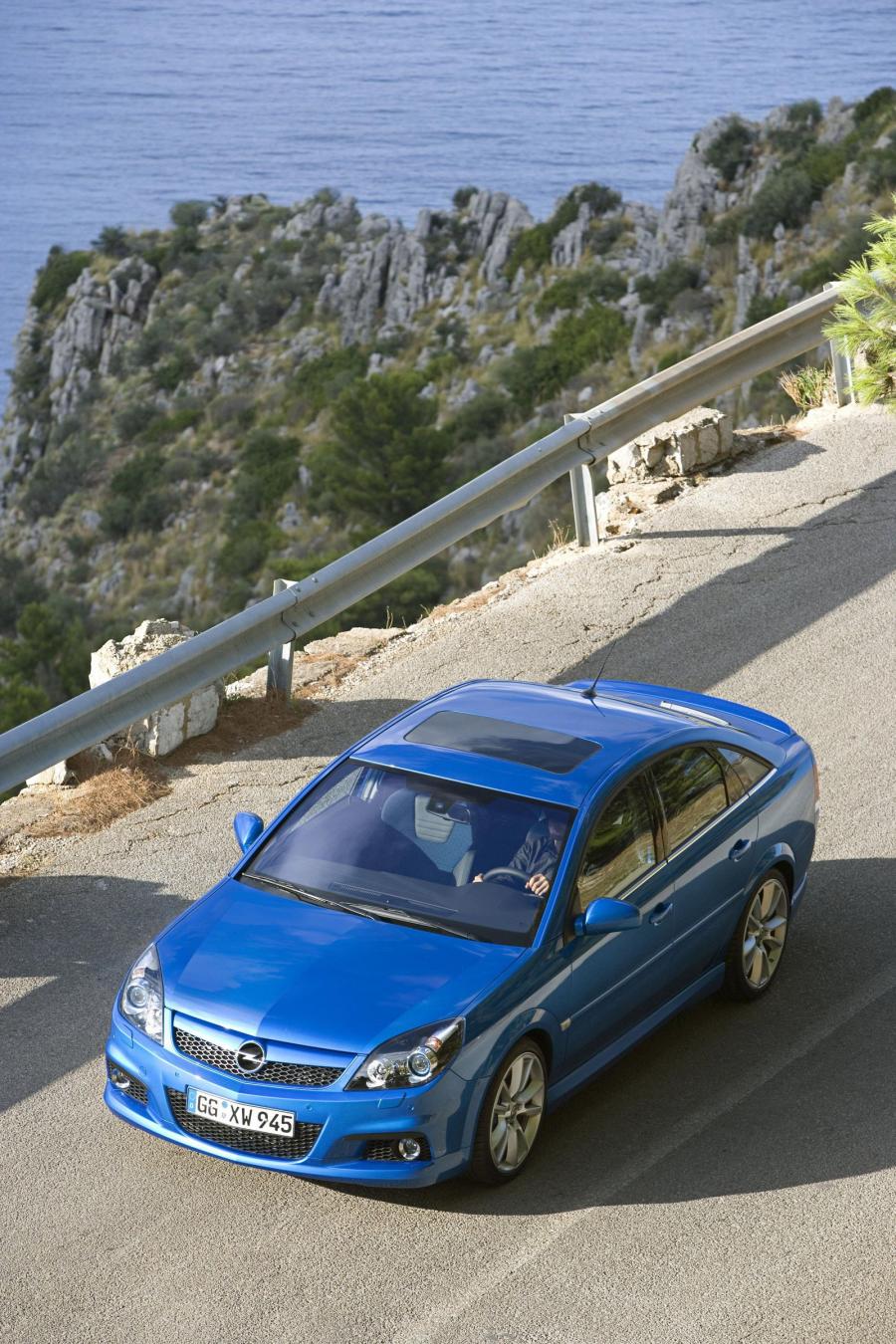  Opel Vectra OPC 2005 года  (фото 15 из 26)
